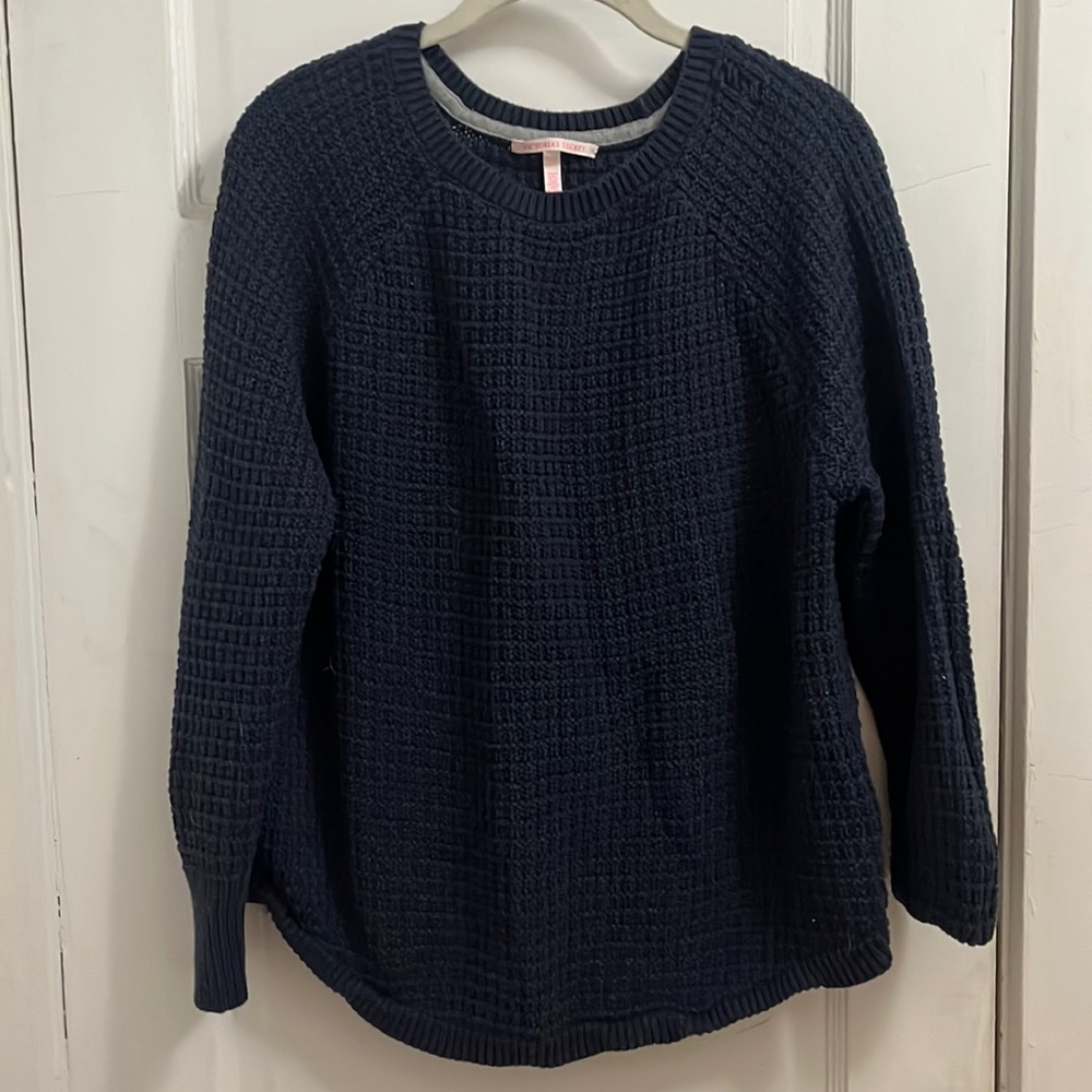 Victoria secret sweater size Medium